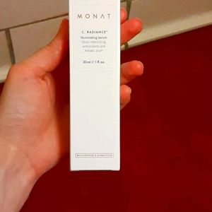Monat radiance serum